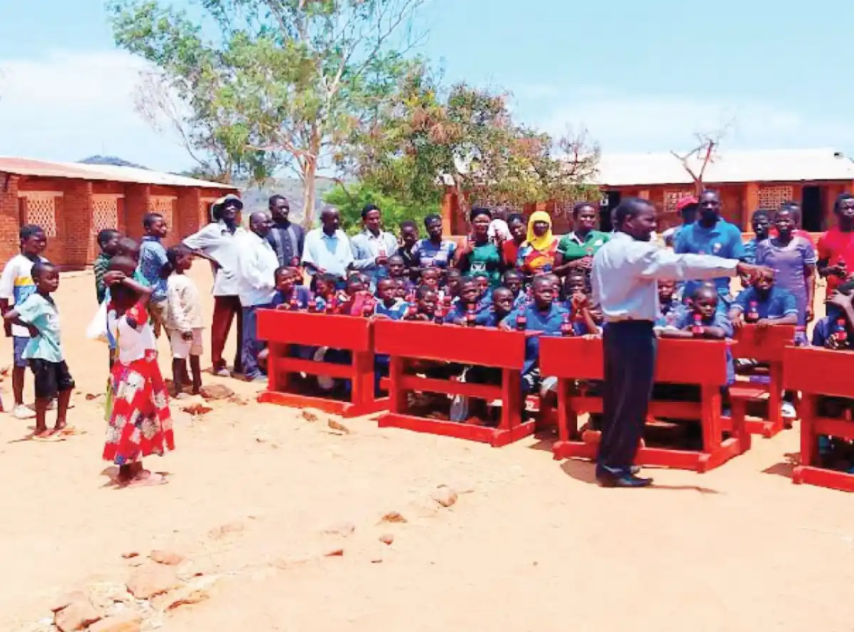  Lake of Stars Festival recycles stages into desks-Malawi Musik